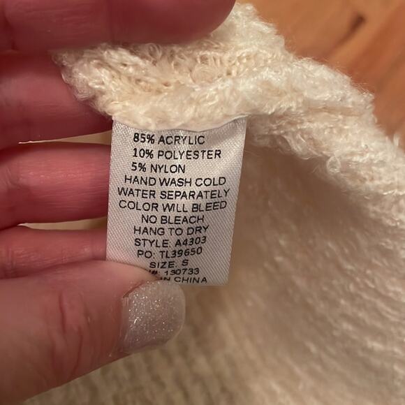 Umgee USA Turtle Neck Drop Off Shoulder Sweater fur on sleeves Small - Picture 7 of 7